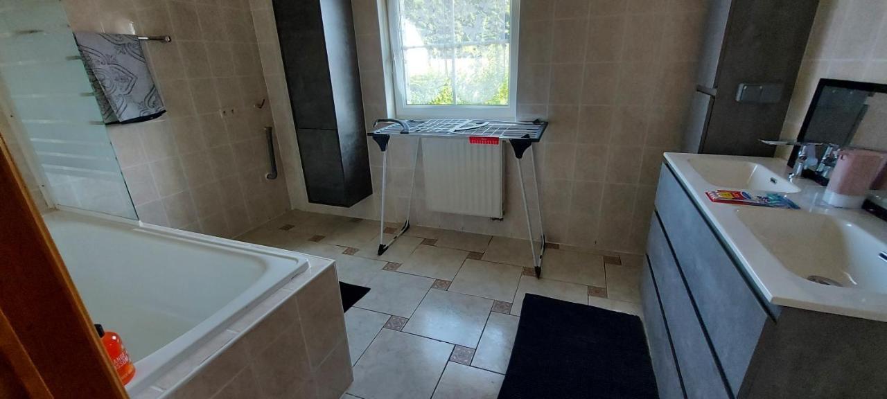 Nazareth Logement Un Magnifique Logement De Vacances Bastogne Dış mekan fotoğraf